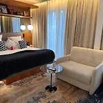 Card Hotel