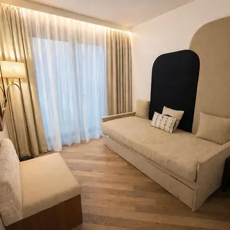 Card Hotel Paris